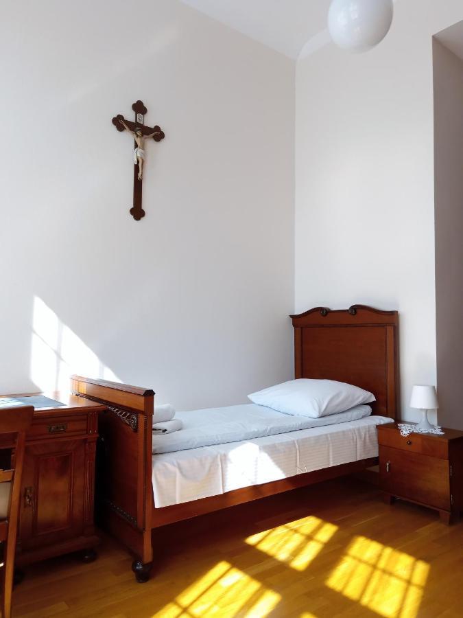 Dom Notre Dame Bed & Breakfast Wroclaw Luaran gambar